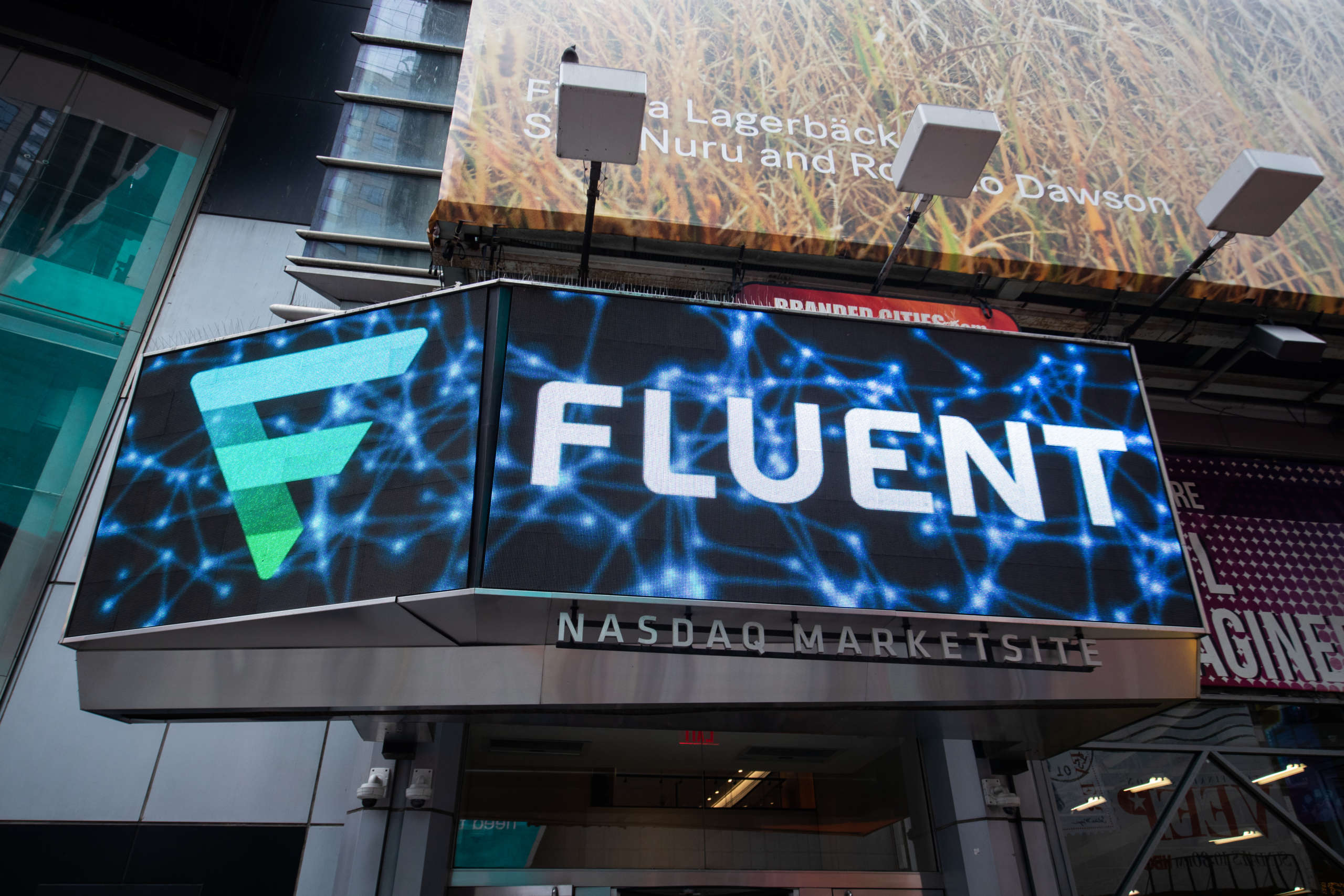 An advertisement for Fluent